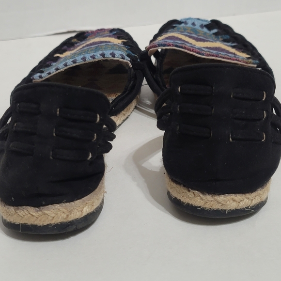 Muk Luks Black and Multicolor Sandals - Picture 6 of 9
